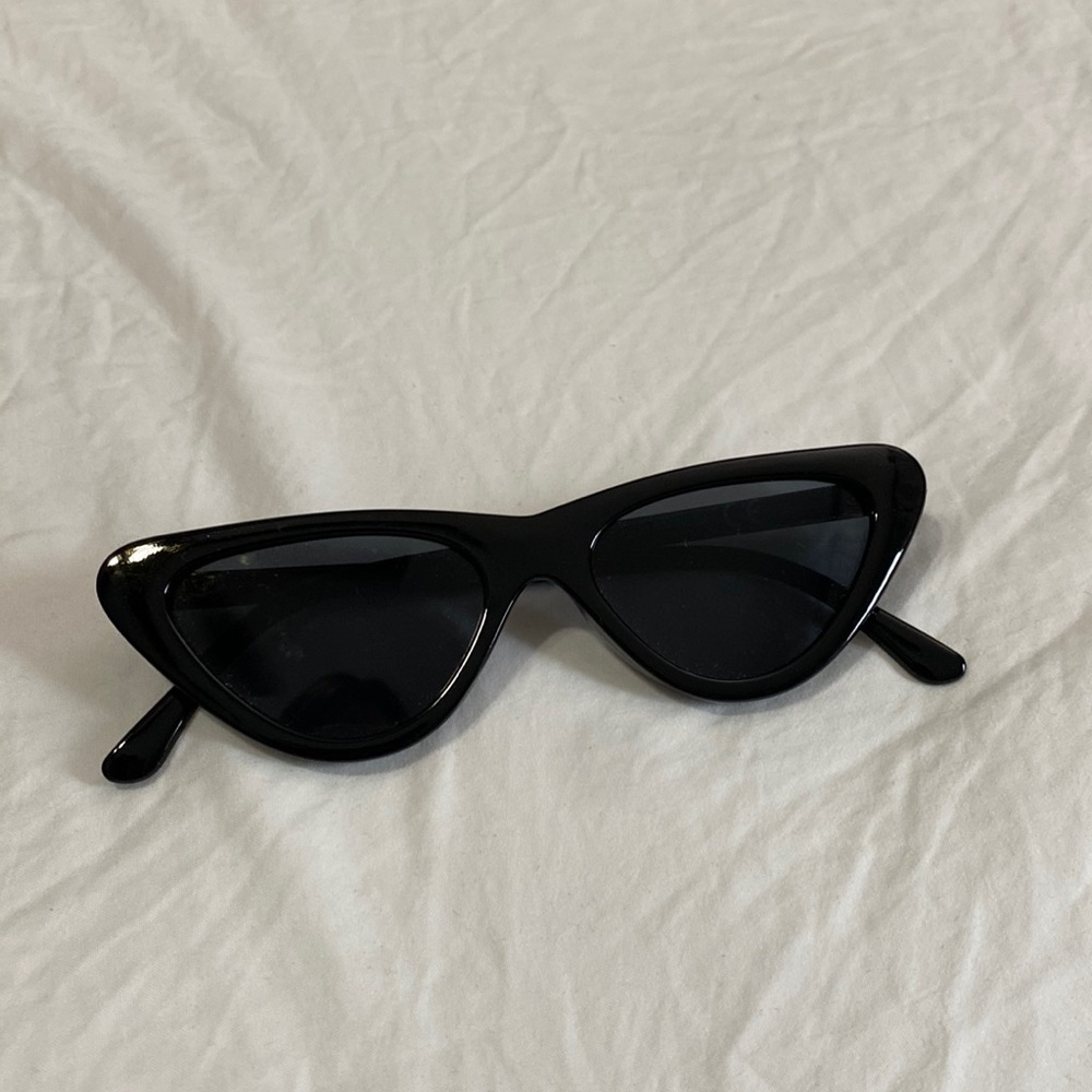 Cat eye sunglasses